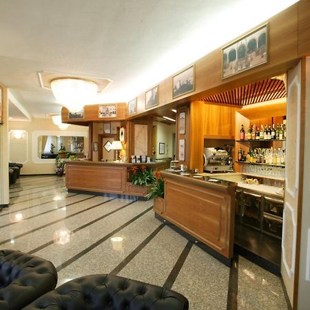 Hotel Alexander تشيزينا المظهر الخارجي الصورة