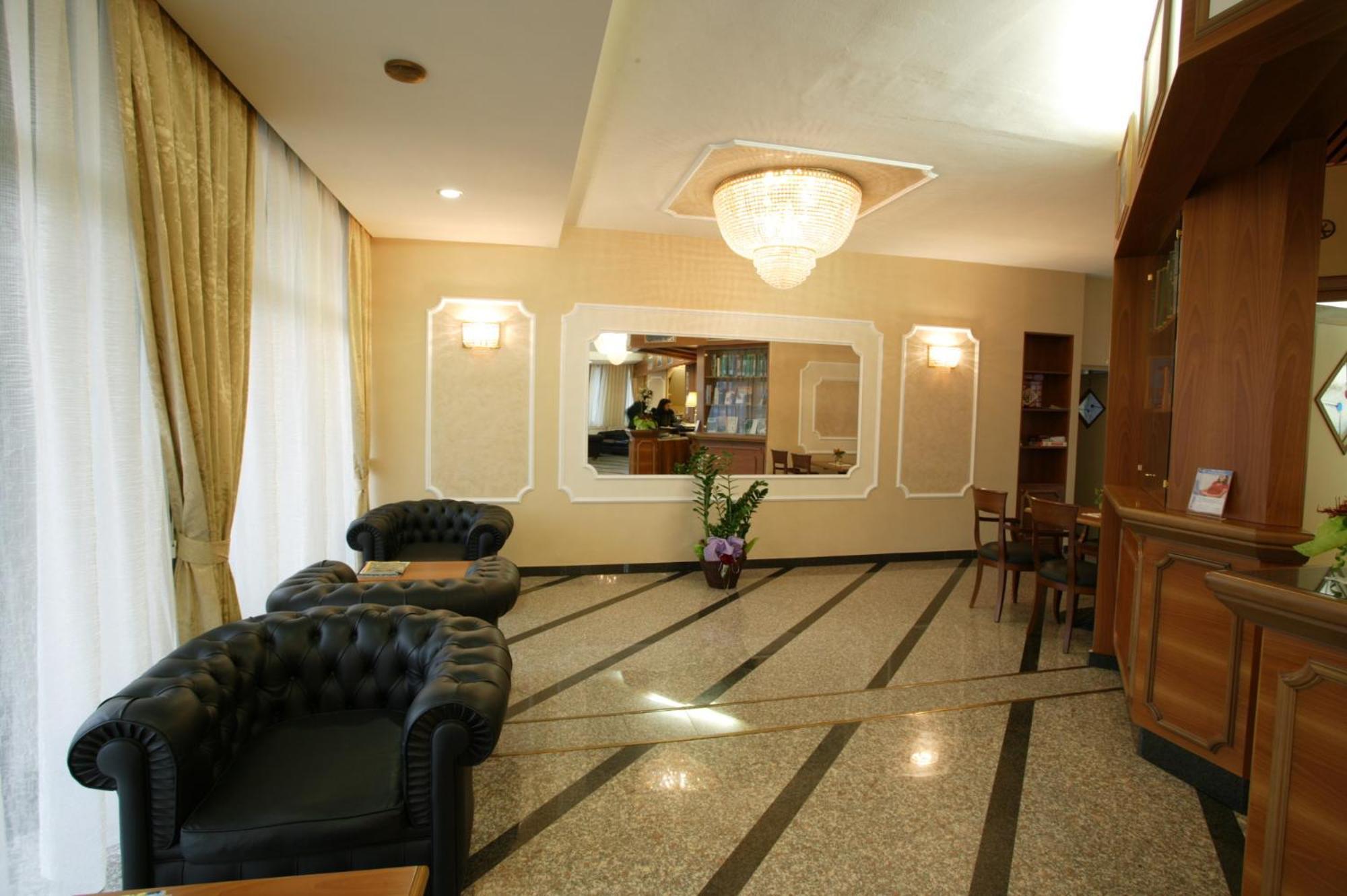 Hotel Alexander تشيزينا المظهر الخارجي الصورة