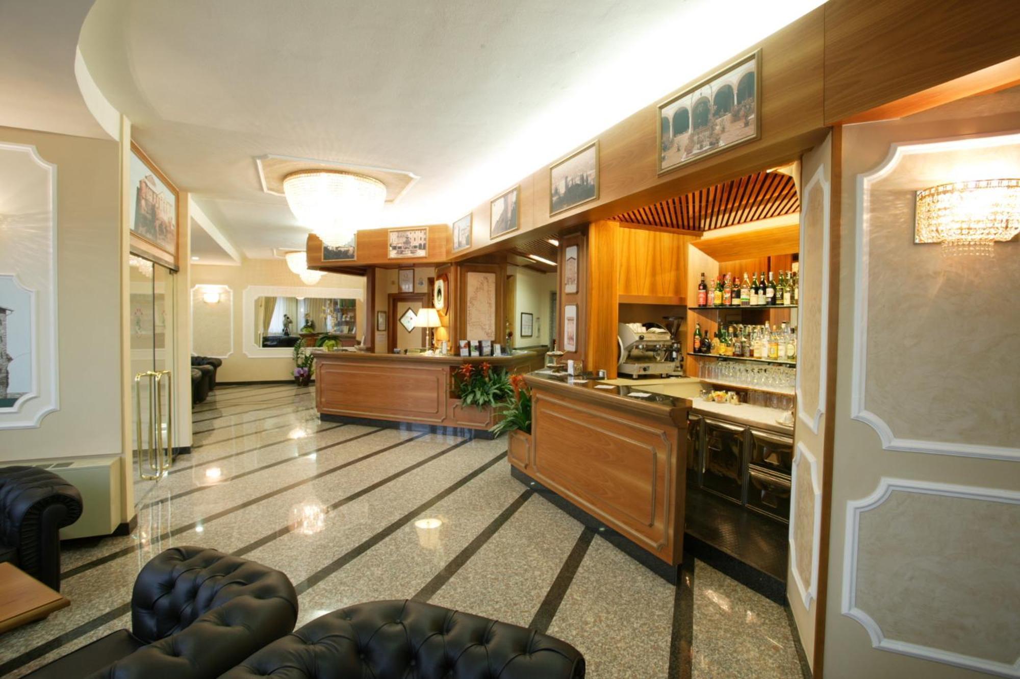Hotel Alexander تشيزينا المظهر الخارجي الصورة