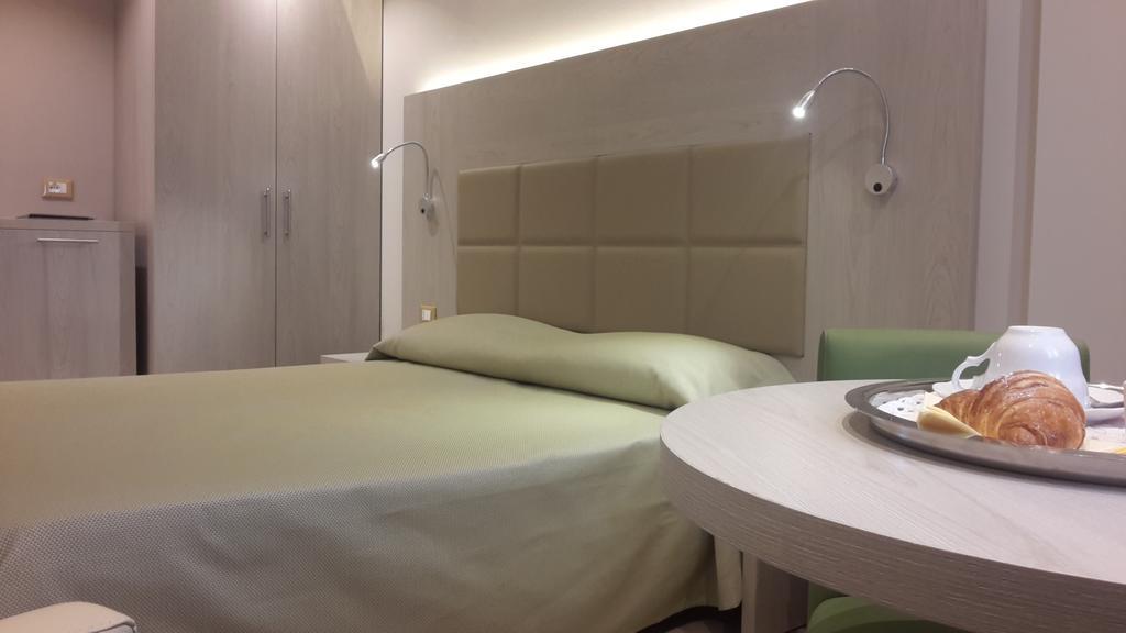 Hotel Alexander تشيزينا المظهر الخارجي الصورة